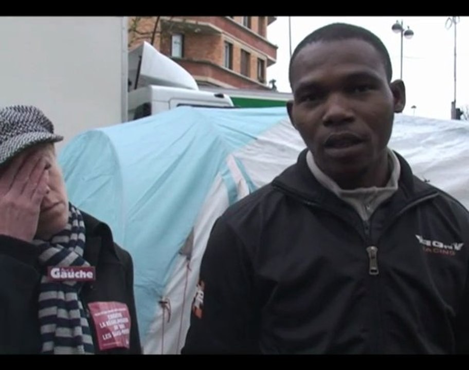 Danielle Simonnet et des travailleurs sans-papiers en grève