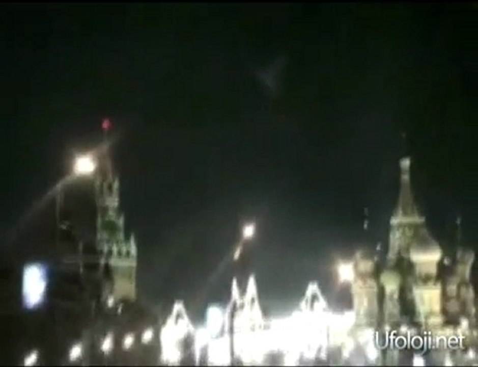 10 Dec 2009 - Pyramid UFO in Moscow / Kremlin - Dailymotion Video
