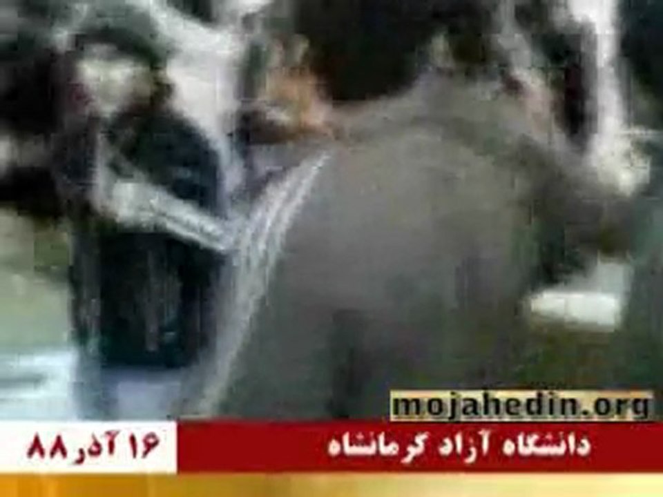 تظاهرات دانشجويان دانشگاه آزاد كرمانشاه - 16آذر 88