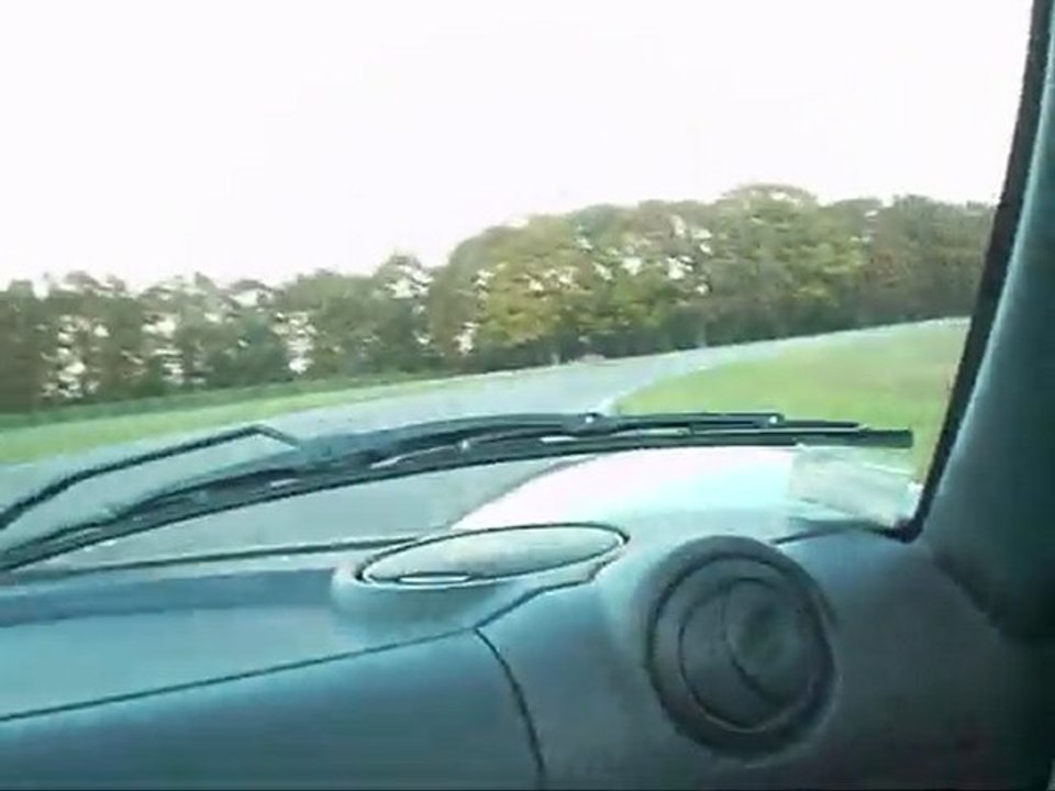 lotus elise au circuit de pont l'êvèque