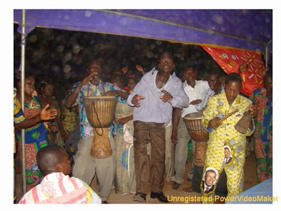 Fete au dispensaire de Ahepe