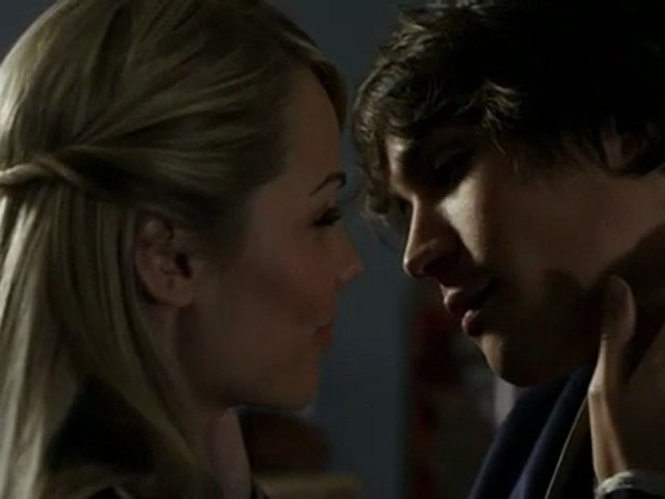 V:Momenty 1x03 - A Bright New Day - Tyler is the one