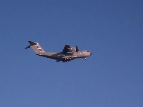Décollage de l'A400M pour son premier vol, à Séville