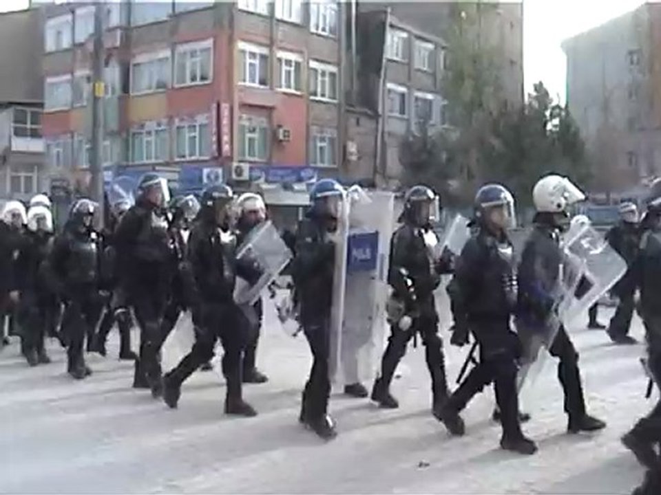 HAKKARİ SAVAŞ ALANINA DÖNDÜ - yüksekova haber güncel