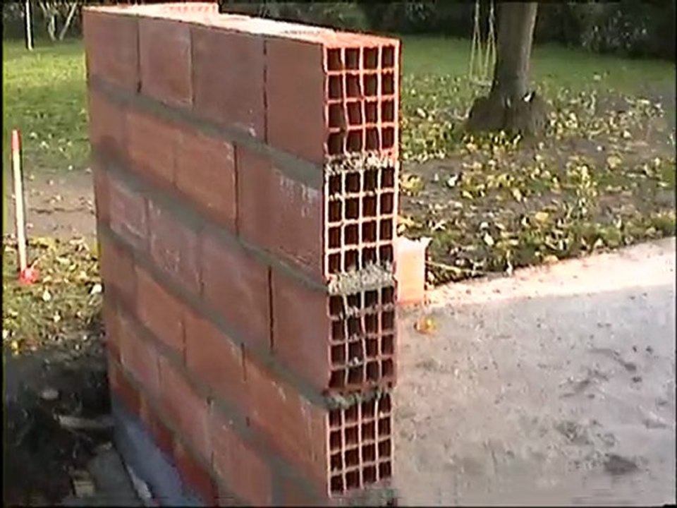 LA MONTEE DES MURS DE LA MAISON VON