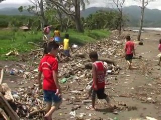 Tarcoles enfants et plastique