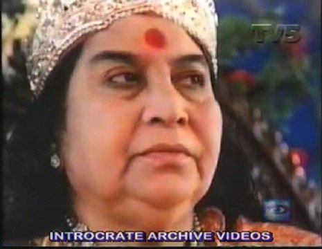 La Gourou Shri Mataji et d'ex adeptes - 1 de 2