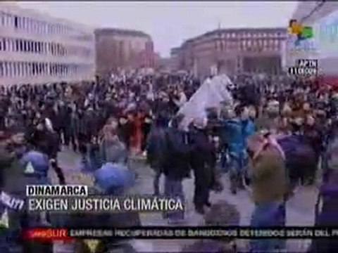 Ambientalistas en Dinamarca exigiendo justicia climática