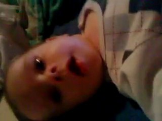 Filmar när vi pratar med papsen på skype!