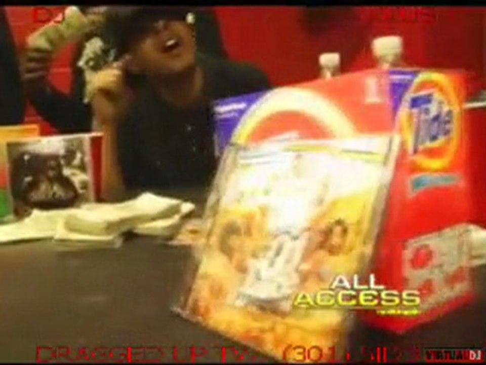 OJ DA Jucice Man - Washing Powder  Dragged up TV.