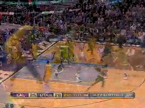 NBA Wesley Matthews drives the lane and gets the circus shot