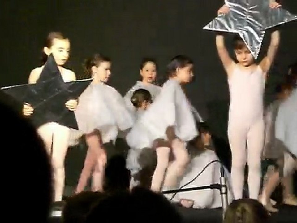 1er Spectacle de danse de Louane