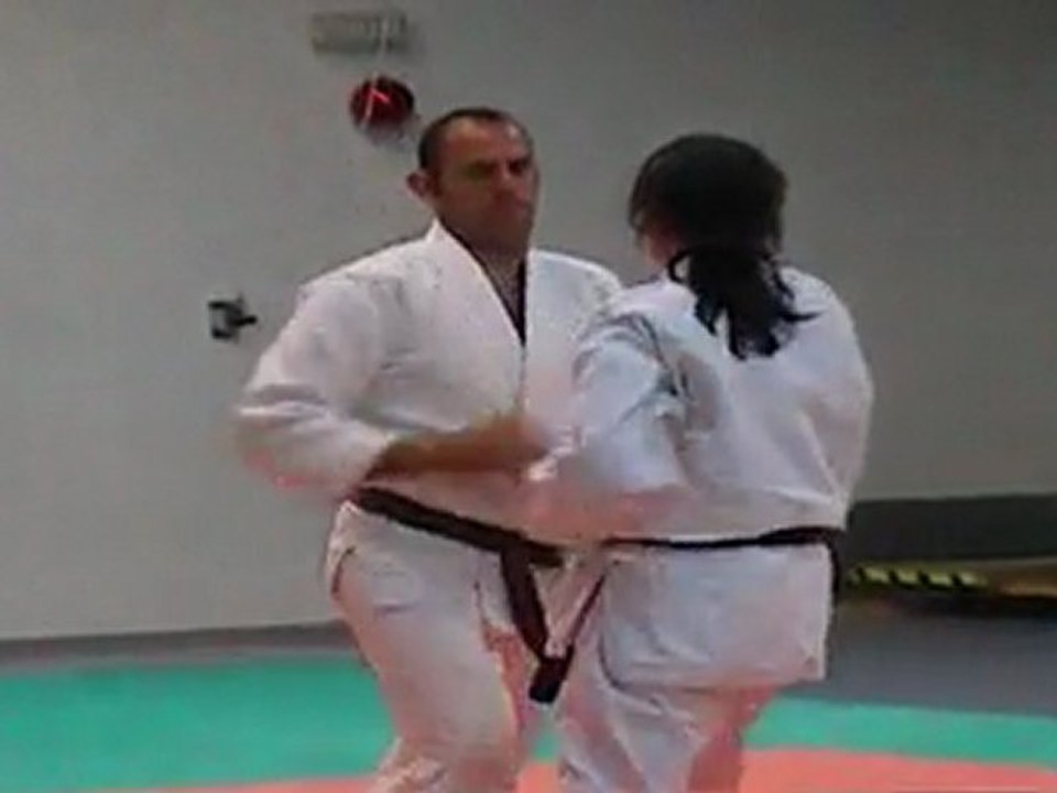 Kagami-Biraki 2009 Kata 1 présenté par Mélanie et Didier