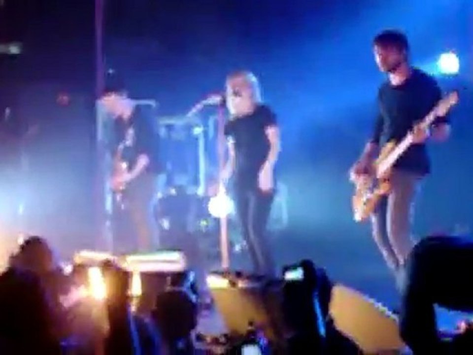 paramore - i caught myself