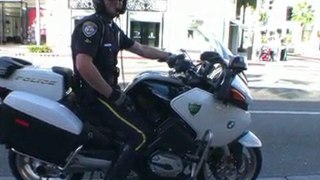 Voiture et moto de police a Beverly Hills [HD]