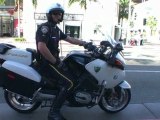 Voiture et moto de police a Beverly Hills [HD]