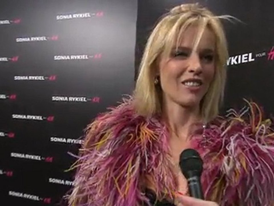 Eva Herzigova at "Sonia Rykiel pour H&M" party in Paris