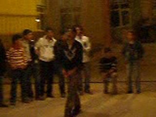 emirbey genclıgı kadıgullu koyunde halay cekıyorlar