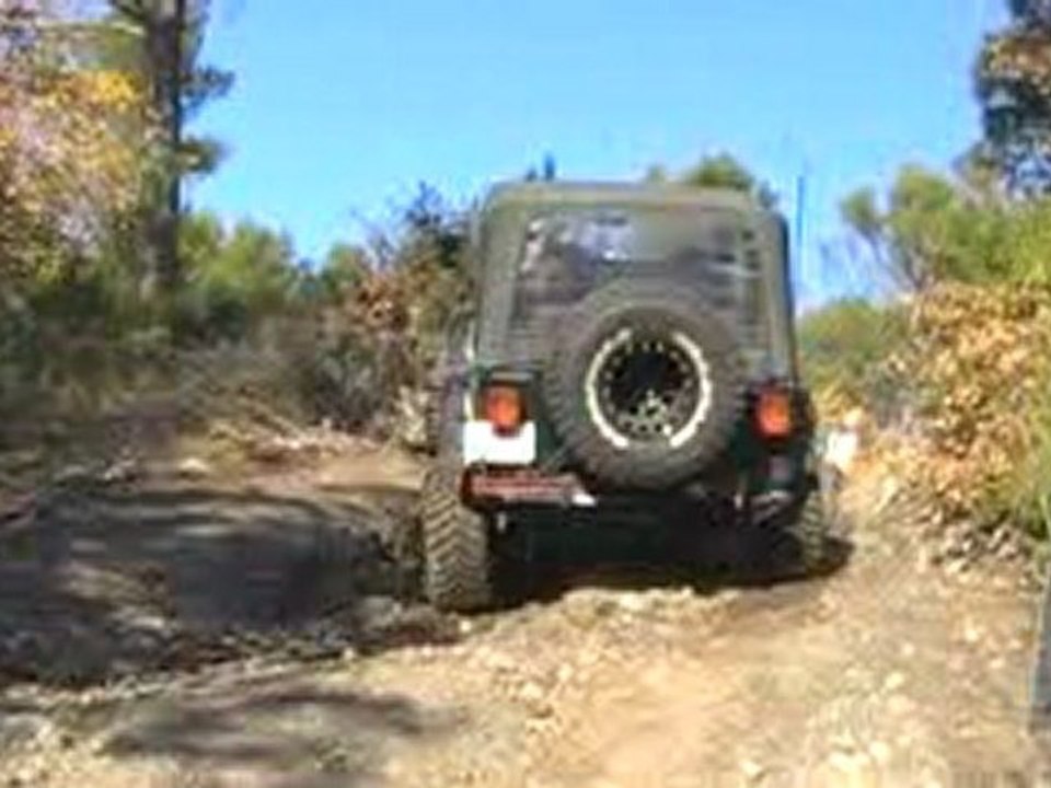 MOV003 bumper off road rando 4x4 Domaine la galère Belcodène