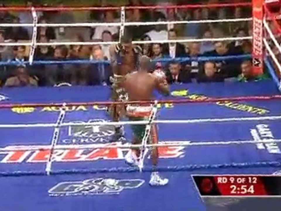 Timothy Bradley vs Lamont Peterson_3