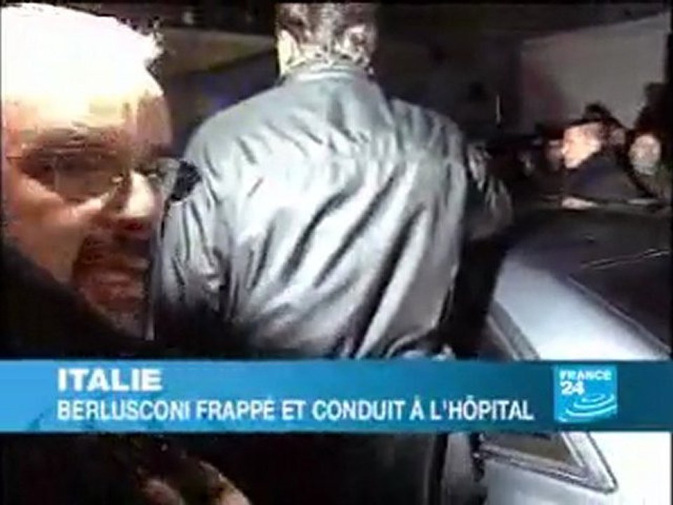 Silvio Berlusconi frappe au visage. LOL. A voir!