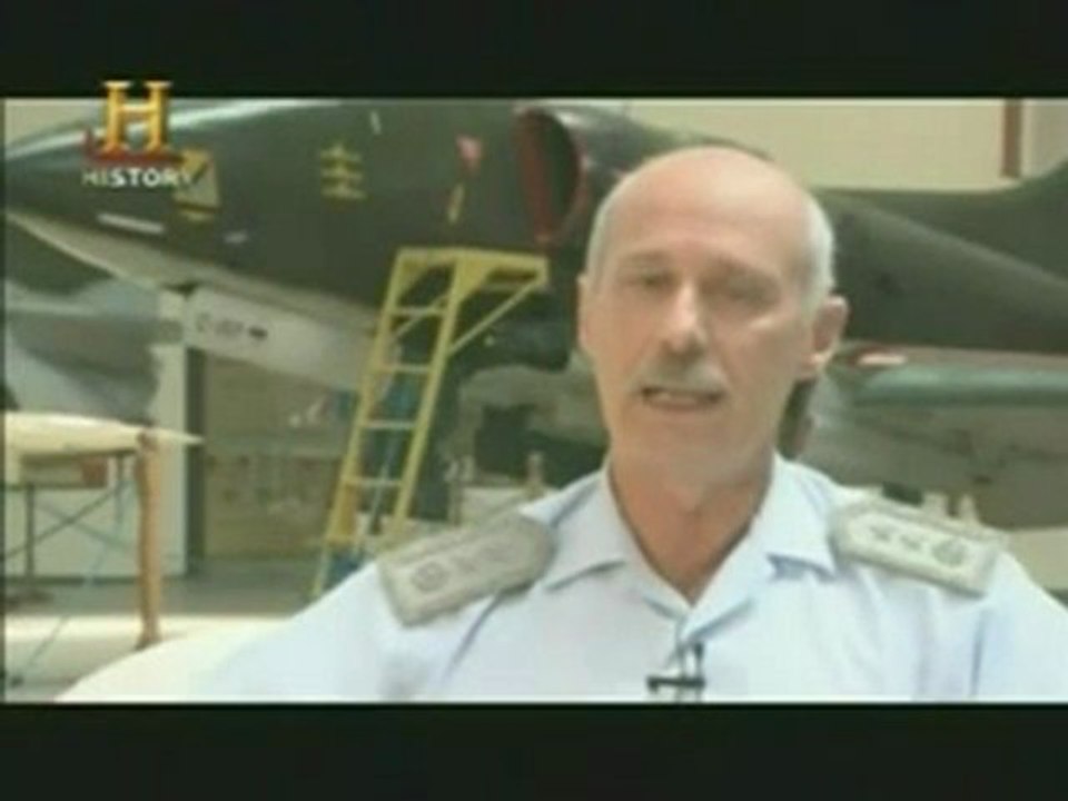 8 Malvinas - Falklands - La batalla aeonaval 1982  HD