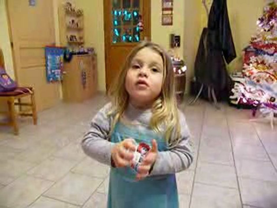 Lina chante une souris verte