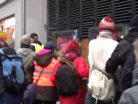 Monday 14-12 Demonstration against cop15 cosmo.gr