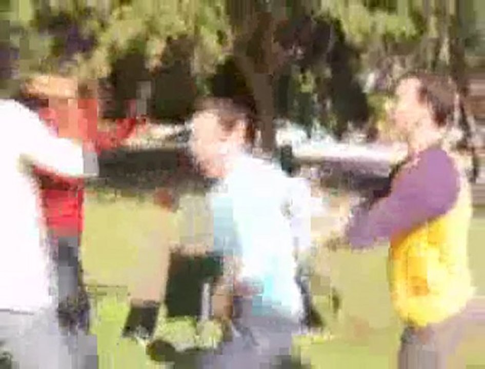 Buzz vidéo. Toutes les façons de sauter dans son jean