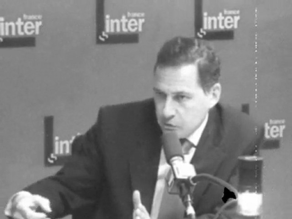 BESSON ET LES SANS PAPIERS