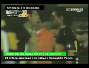Un joueur de foot mexicain 'crache sa grippe A' sur son ad