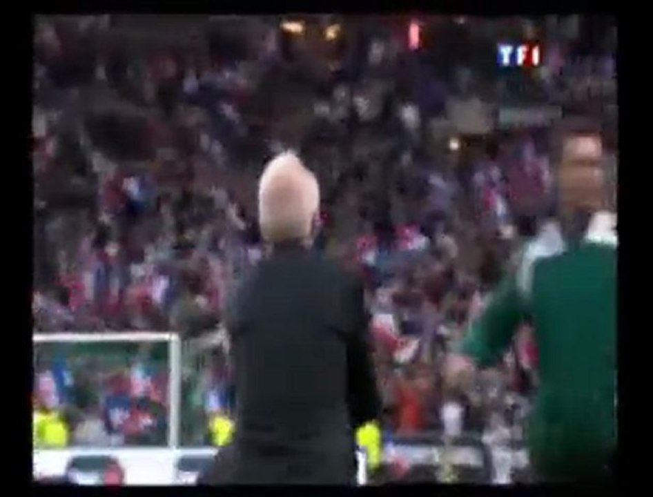La main de Thierry Henry lors du match France Irlande