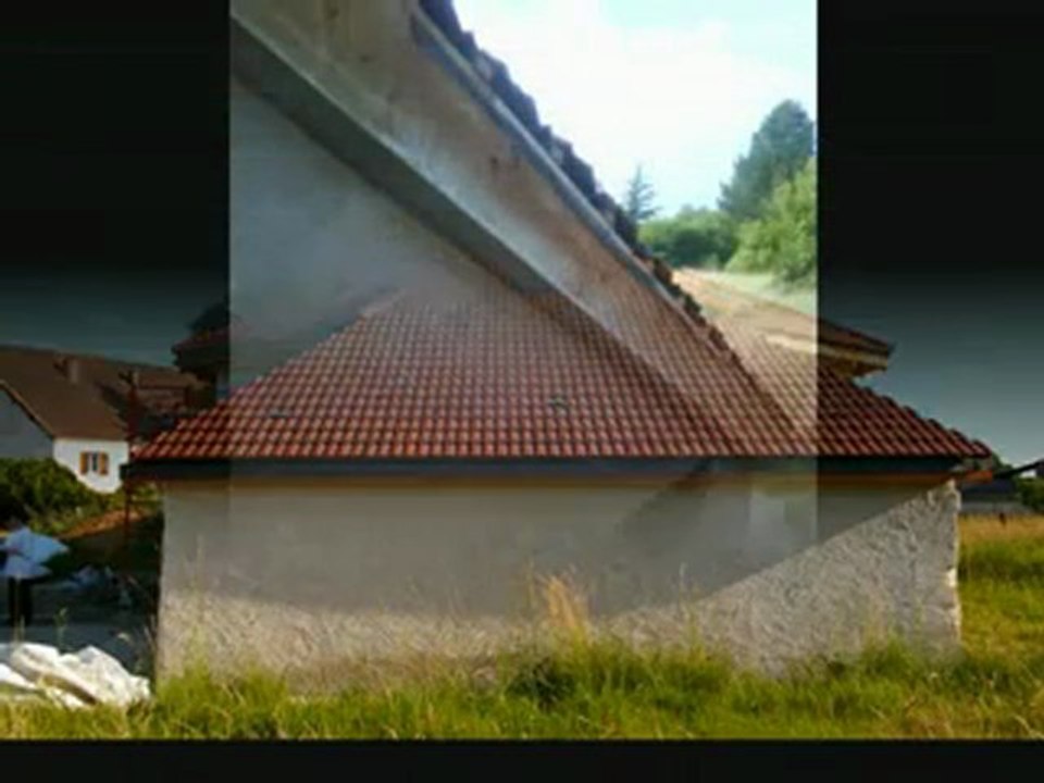 maison octogonale en paille