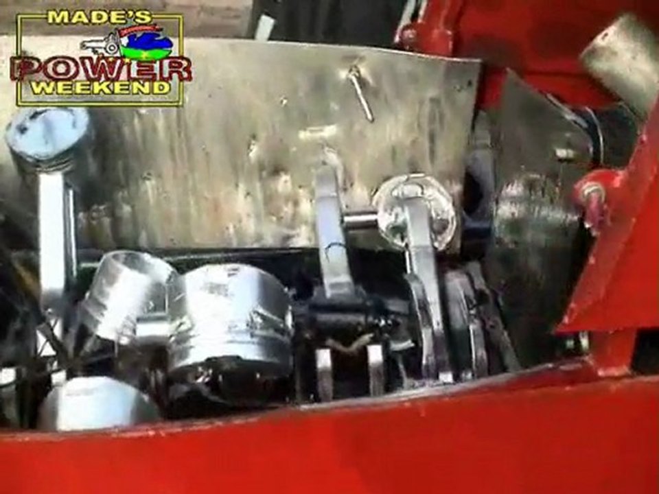 tracteur pulling broken engine