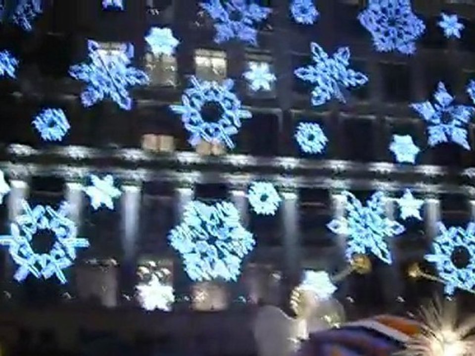 Light and music show @ Rockefeller