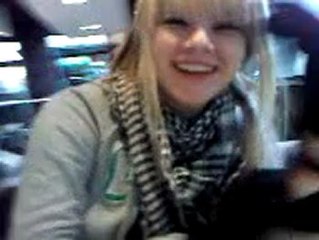 Aaron & picka boum la maison de macdo :D