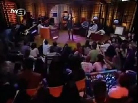 Bendeniz & Harun Kolçak - Elimde Değil (Canlı Performans)