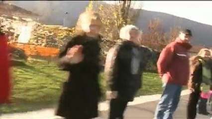 chaine humaine géante FAVERGES ANNECY TELETHON 2009