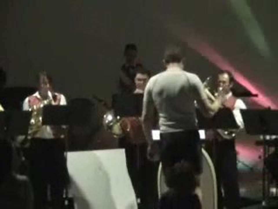 oye como va par le Brass Band de la JB