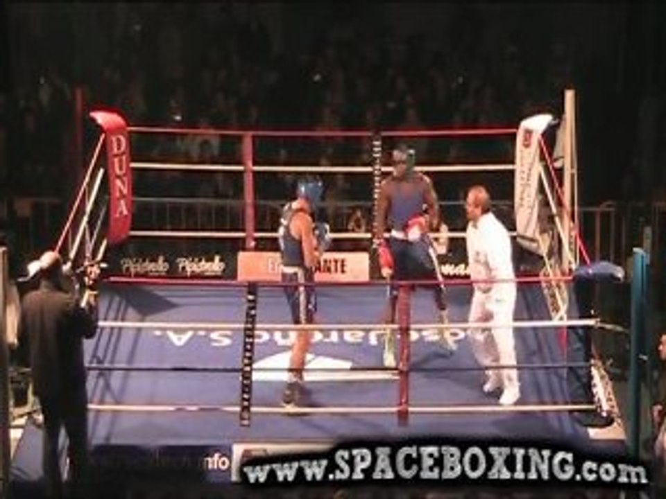 1º Combate. Glodi Eneste  vS Carlos-Alberto “TYSON” García