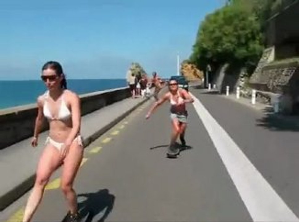 Bikini Skateboard Girls