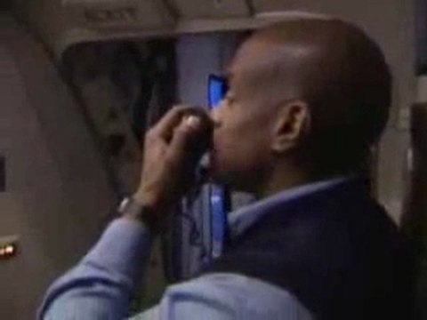 Un stewart rappeur dans un avion américain