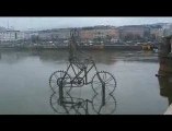 Une bicyclette géante sur le Danube