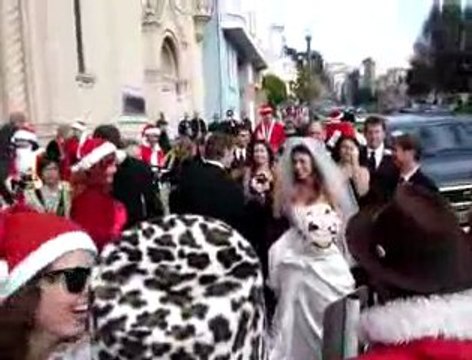 Des Pères Noël s'invitent à un mariage