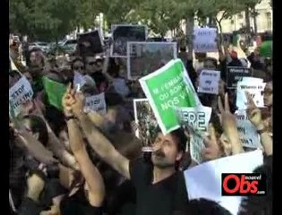 Paris : chants et silence pour soutenir l'Iran