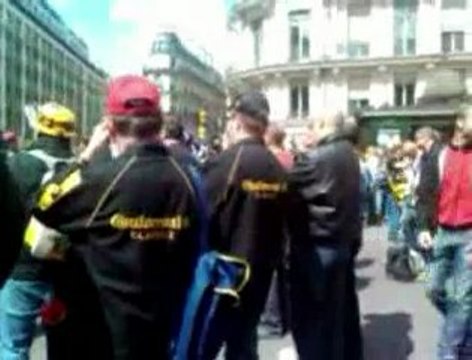Les 'contis' manifestent à Paris