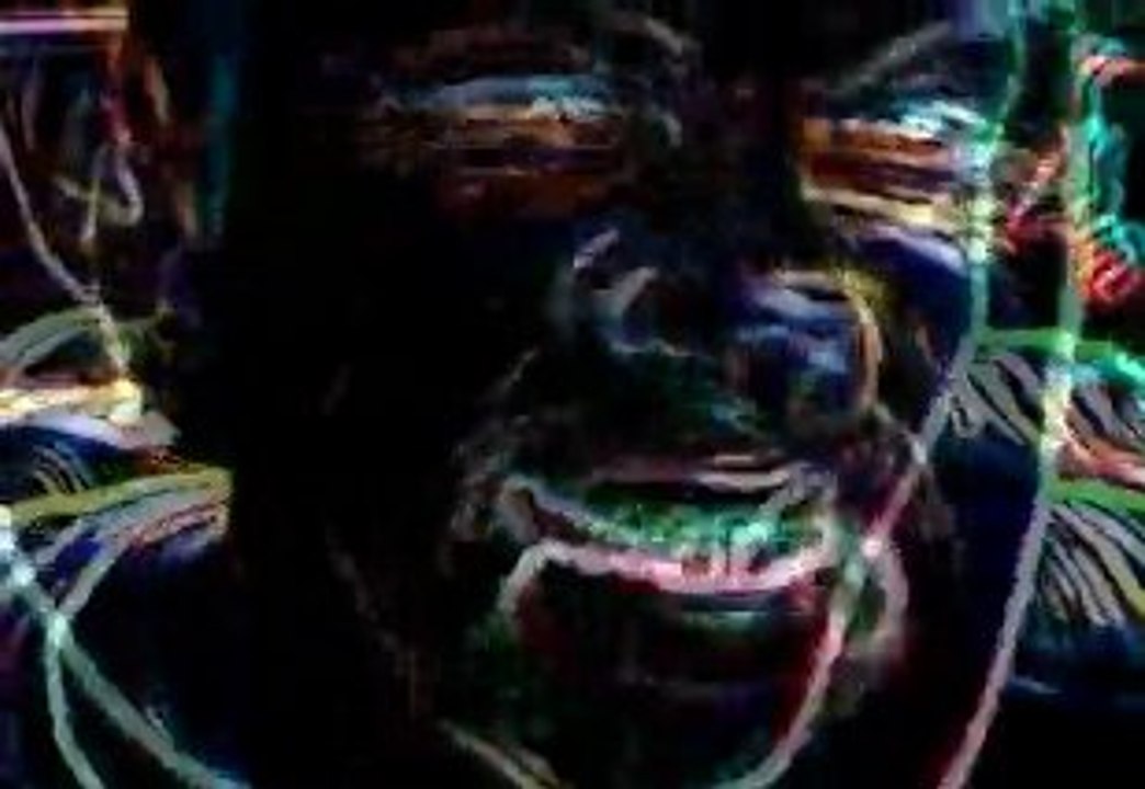 Сегодня праздник у девчат.