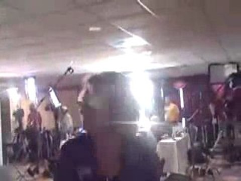 Une militante pro-Clinton s`en prend à Barack Obama