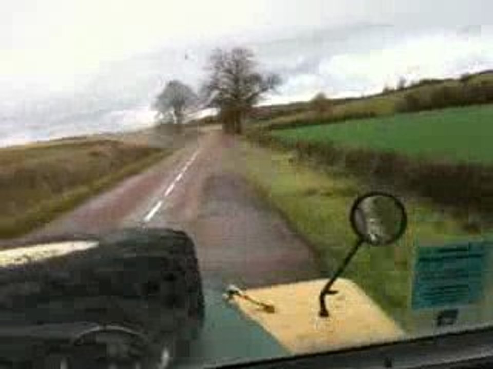 En cabine : land rover 109 six cylindres