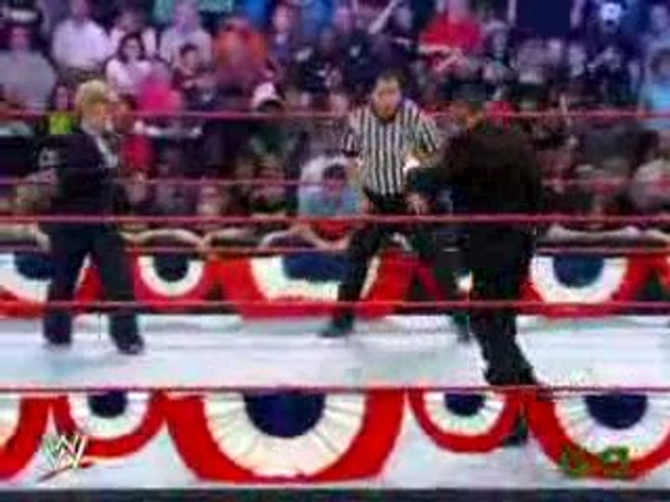 Hillary Clinton - Barack Obama: le match de catch!